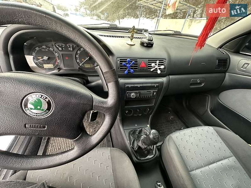 Лифтбек Skoda Octavia 2002 в Борщеве