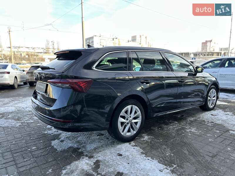 Универсал Skoda Octavia 2021 в Киеве