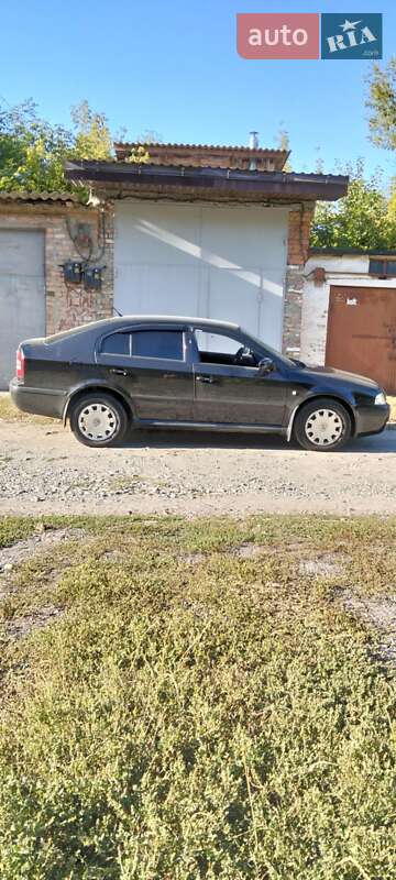 Лифтбек Skoda Octavia 2003 в Умани