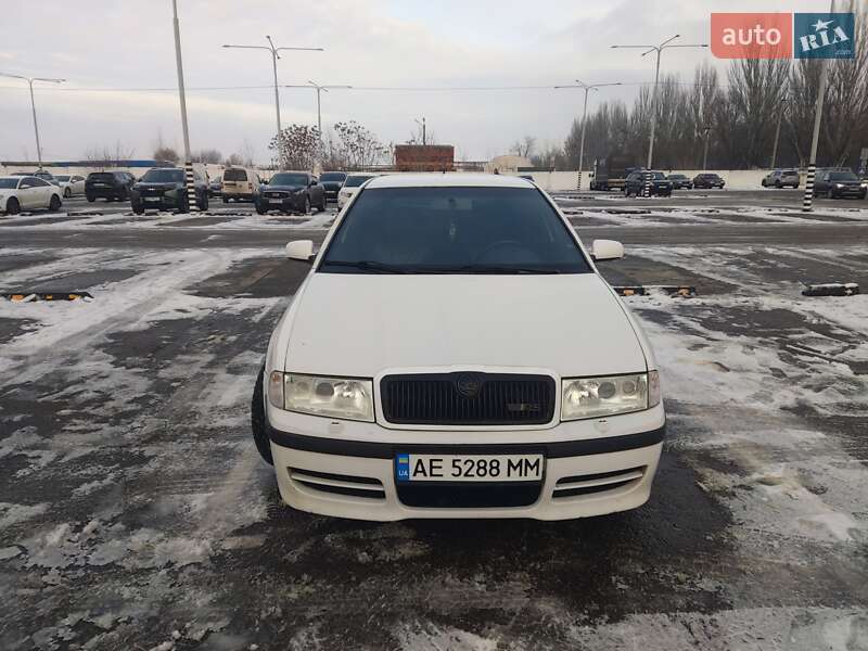Лифтбек Skoda Octavia 2002 в Днепре