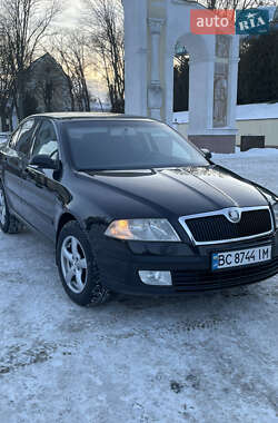 Лифтбек Skoda Octavia 2008 в Остроге