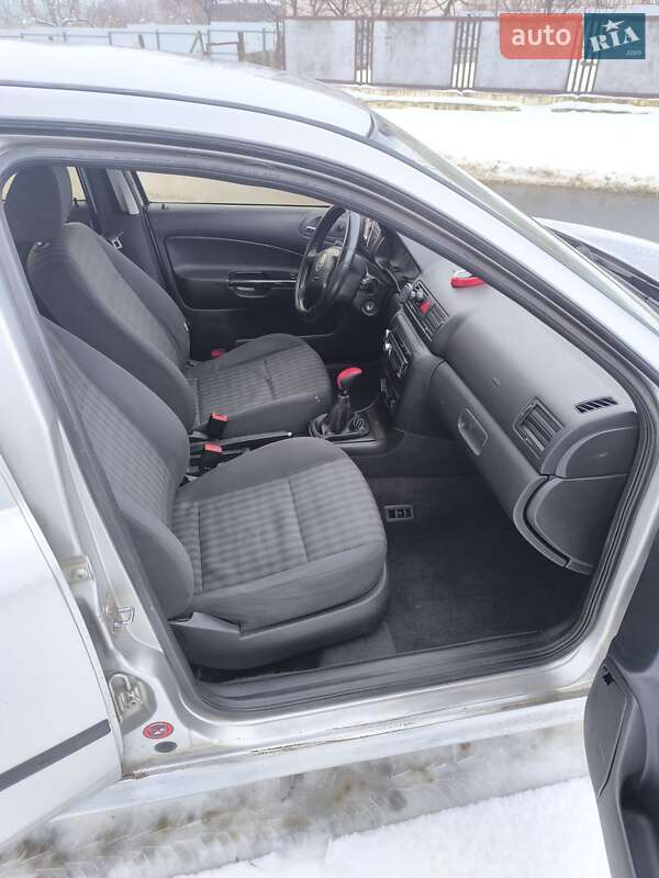 Универсал Skoda Octavia 2004 в Виннице