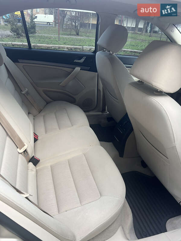 Лифтбек Skoda Octavia 2004 в Николаеве