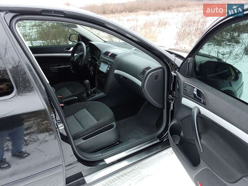 Лифтбек Skoda Octavia 2007 в Остроге