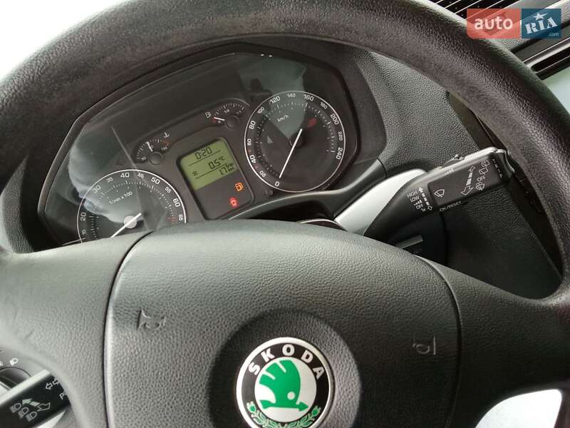 Лифтбек Skoda Octavia 2007 в Остроге