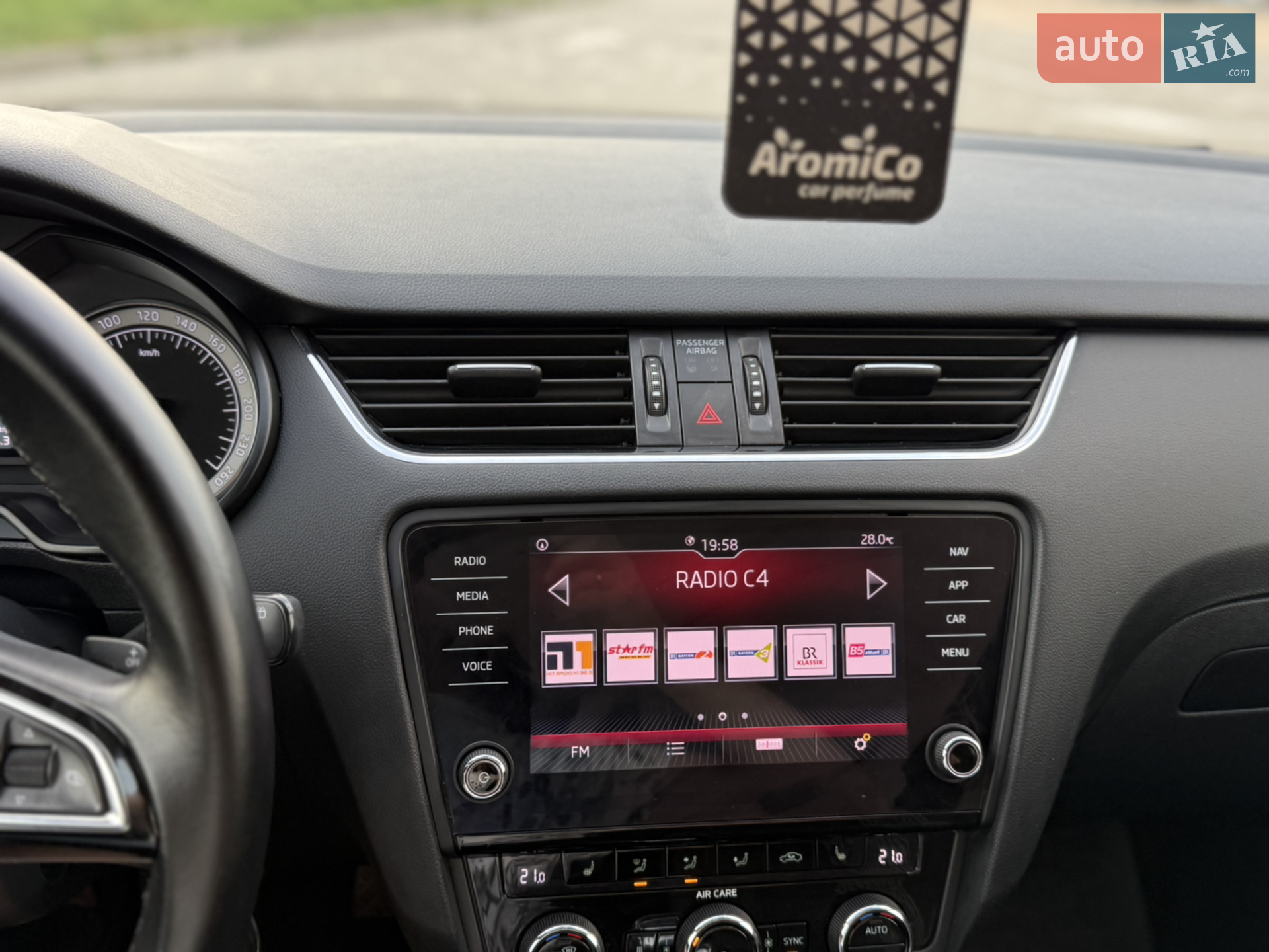 2017 Skoda Octavia - мініатюра 10