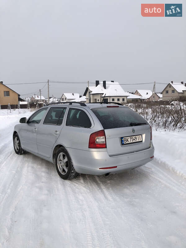 Универсал Skoda Octavia 2012 в Бродах