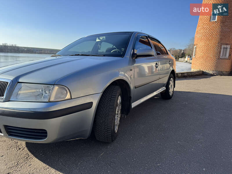 Лифтбек Skoda Octavia 2002 в Кропивницком