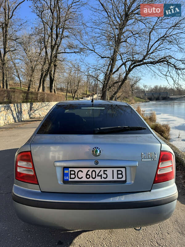 Лифтбек Skoda Octavia 2002 в Кропивницком