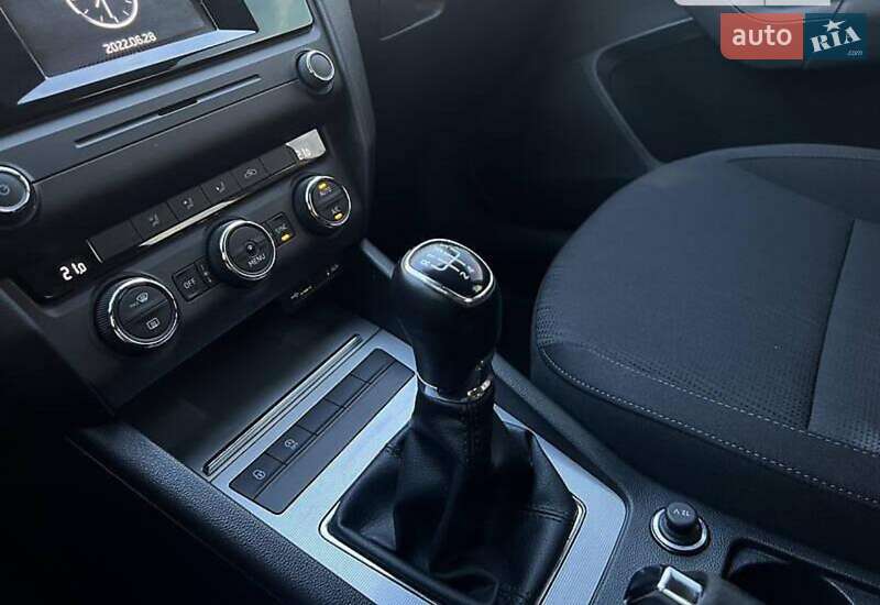 Лифтбек Skoda Octavia 2016 в Ужгороде