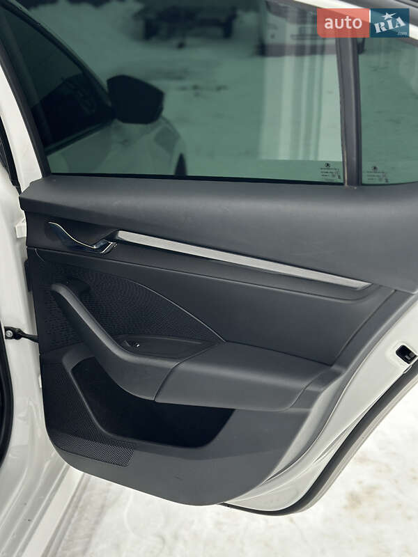 Лифтбек Skoda Octavia 2021 в Ужгороде