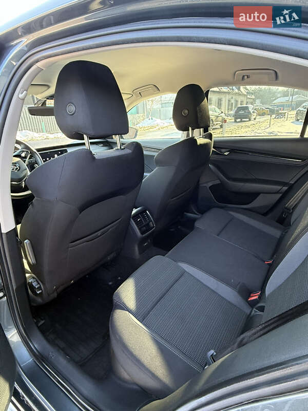 Лифтбек Skoda Octavia 2020 в Ужгороде