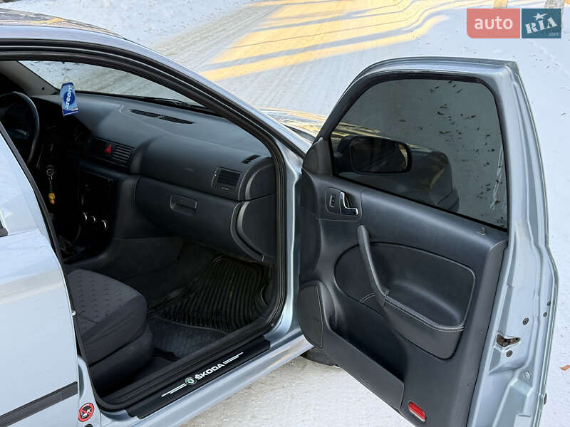 Лифтбек Skoda Octavia 2005 в Днепре