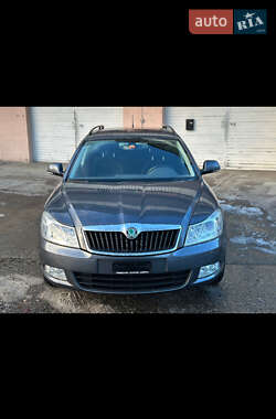Універсал Skoda Octavia 2012 в Чернівцях