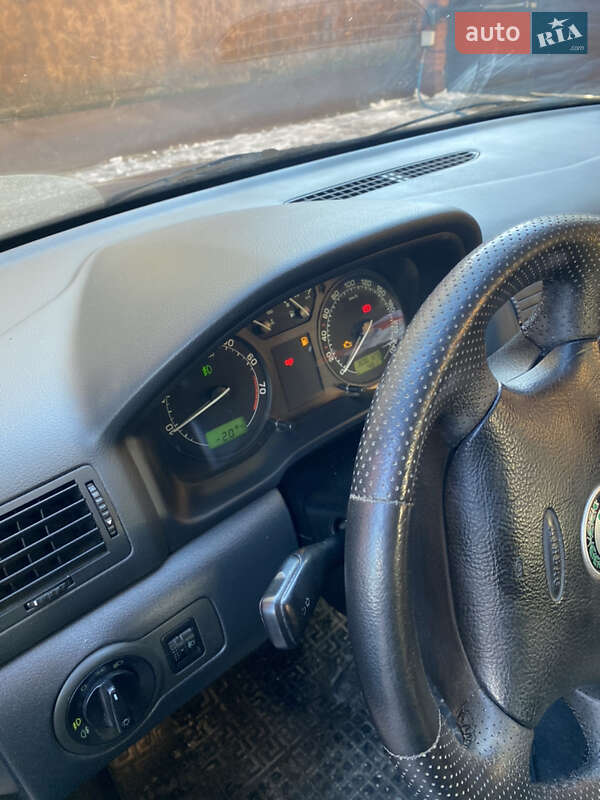 Лифтбек Skoda Octavia 2004 в Ивано-Франковске