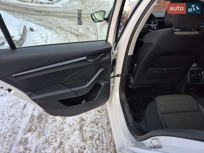 Ліфтбек Skoda Octavia 2021 в Черкасах