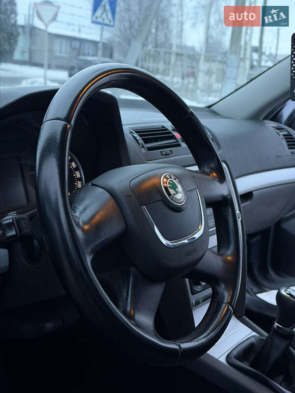 Универсал Skoda Octavia 2010 в Лубнах