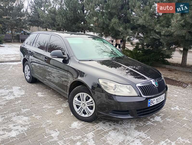 Универсал Skoda Octavia 2012 в Каменке