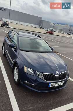 Універсал Skoda Octavia 2017 в Ужгороді