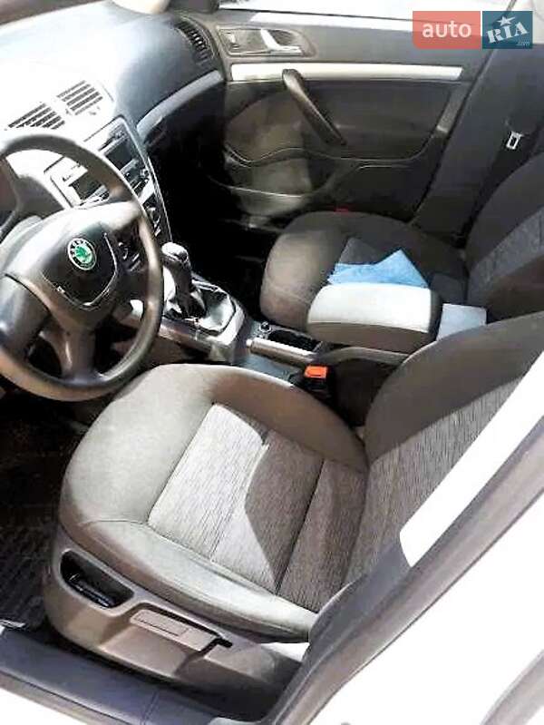 Лифтбек Skoda Octavia 2012 в Киеве фото 8 Лифтбек Skoda Octavia 2012 в Киеве