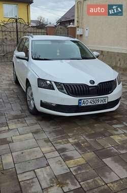 Универсал Skoda Octavia 2017 в Мукачево