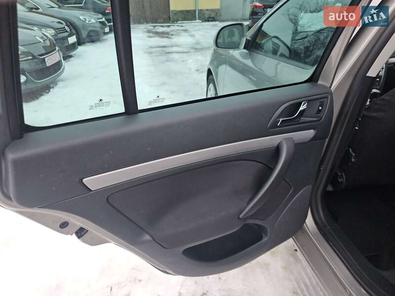 Универсал Skoda Octavia 2012 в Стрые фото 23 Универсал Skoda Octavia 2012 в Стрые