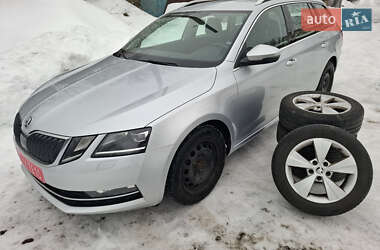 Универсал Skoda Octavia 2019 в Львове