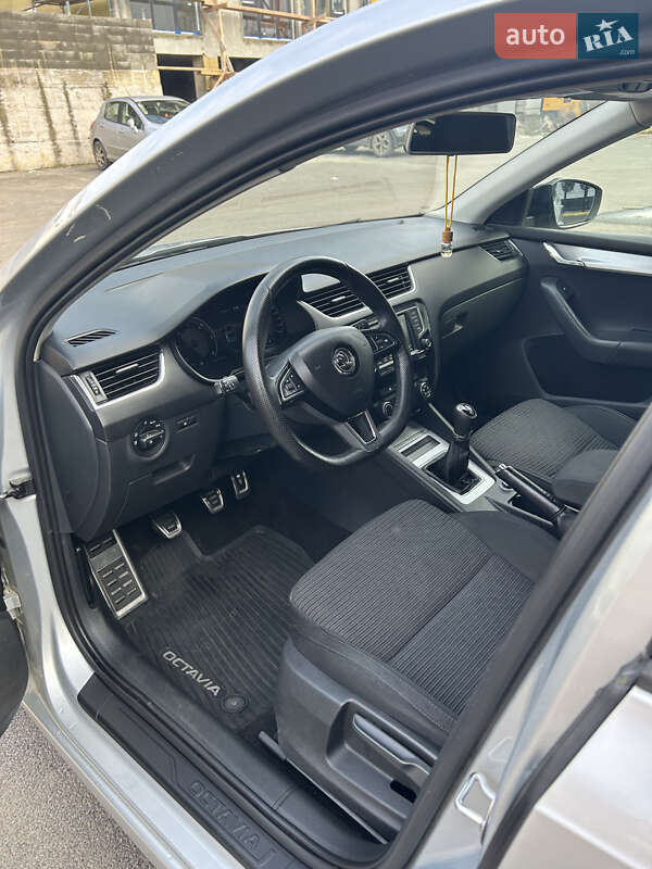 Универсал Skoda Octavia 2014 в Ужгороде