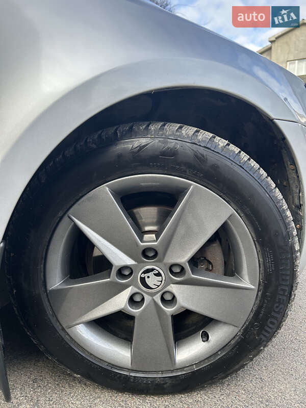 Универсал Skoda Octavia 2014 в Ужгороде