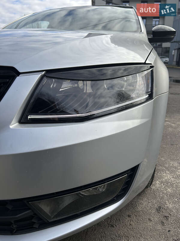 Универсал Skoda Octavia 2014 в Ужгороде