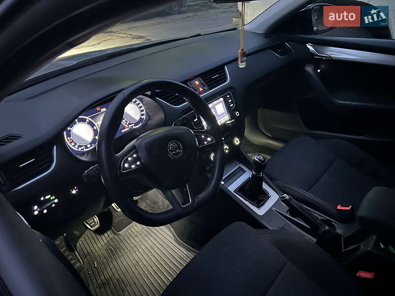 Универсал Skoda Octavia 2014 в Ужгороде