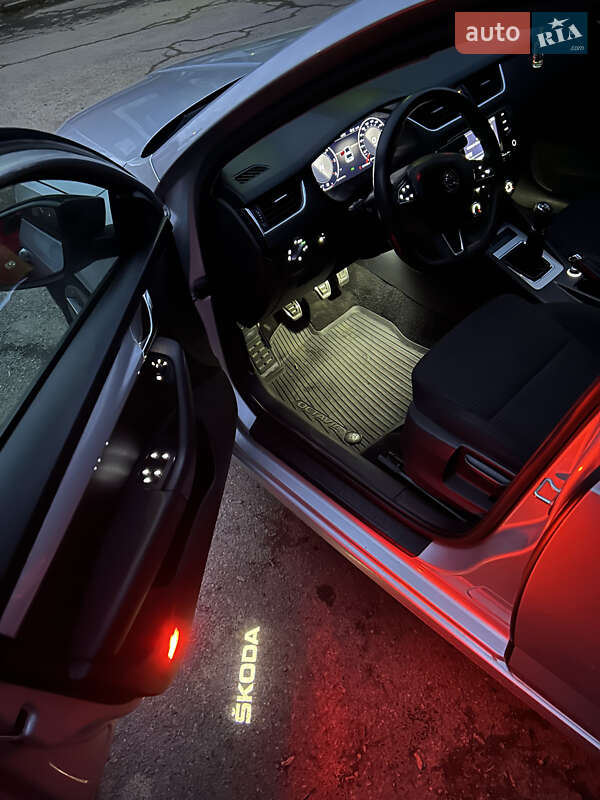 Универсал Skoda Octavia 2014 в Ужгороде