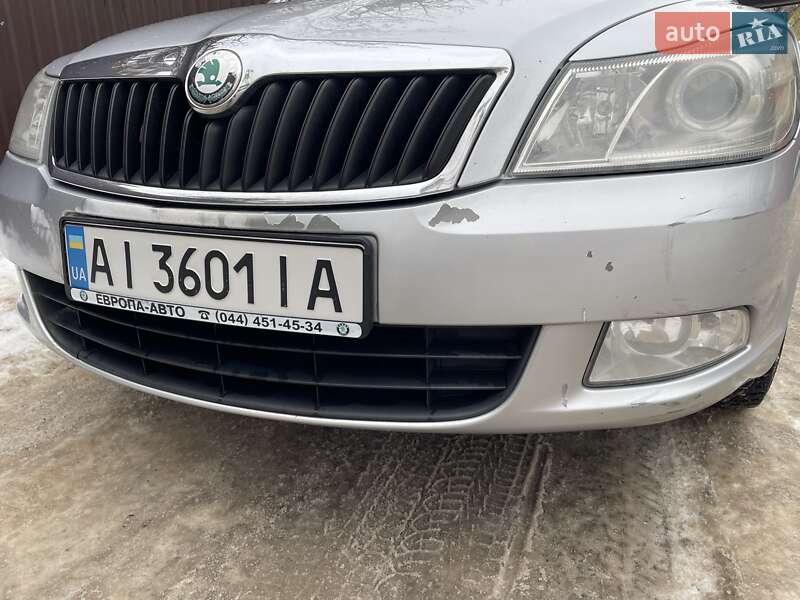 Универсал Skoda Octavia 2010 в Ирпене