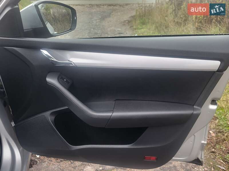 Лифтбек Skoda Octavia 2013 в Ямполе