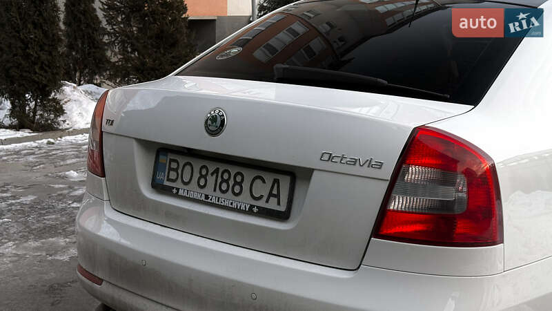Лифтбек Skoda Octavia 2010 в Залещиках