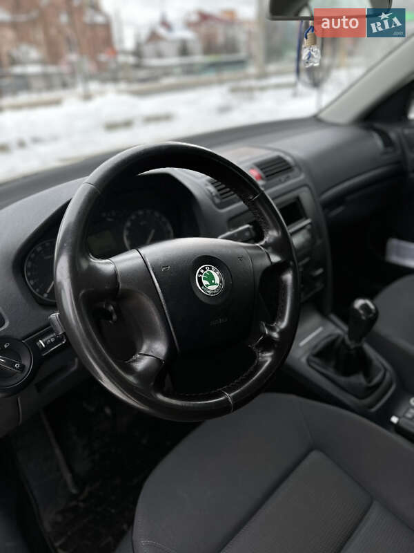 Лифтбек Skoda Octavia 2005 в Чернигове