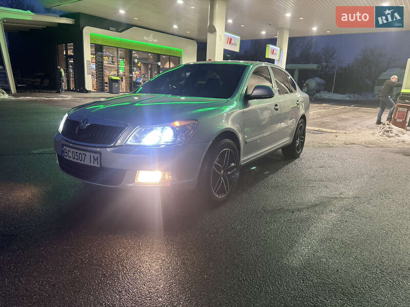 Лифтбек Skoda Octavia 2010 в Львове