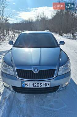 Універсал Skoda Octavia 2009 в Гадячі