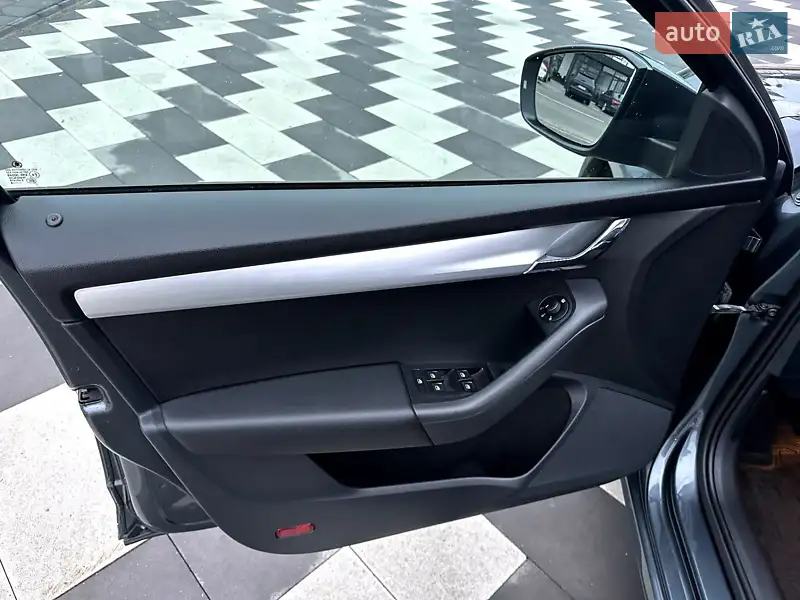 Skoda Octavia 2018 VIN TMBAJ2NE9JB009268 фото оголошення 37 з 75