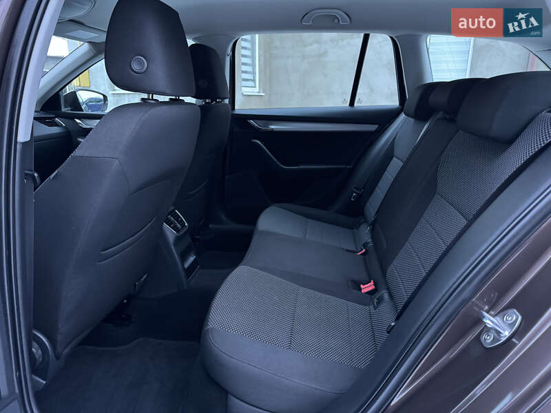Универсал Skoda Octavia 2014 в Луцке фото 25 Универсал Skoda Octavia 2014 в Луцке
