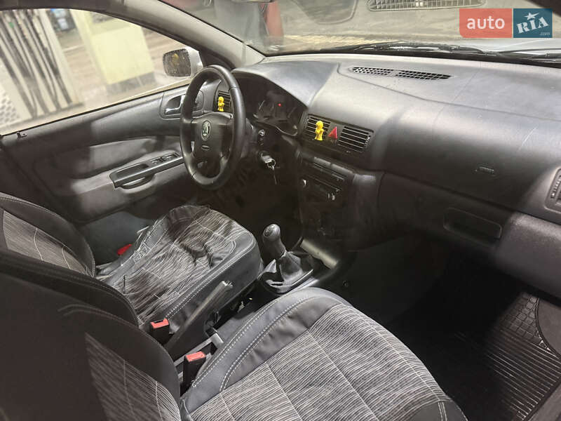 Лифтбек Skoda Octavia 2005 в Мукачево