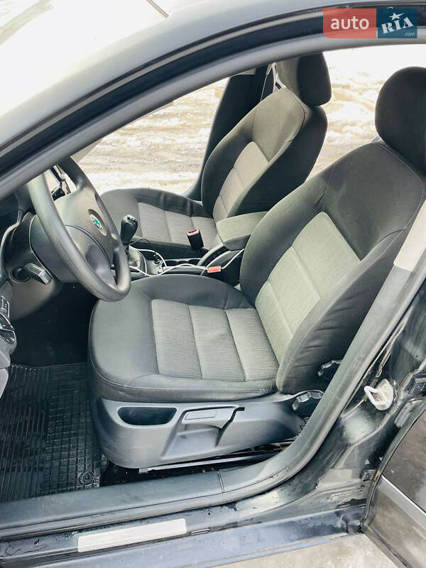 Лифтбек Skoda Octavia 2006 в Черновцах