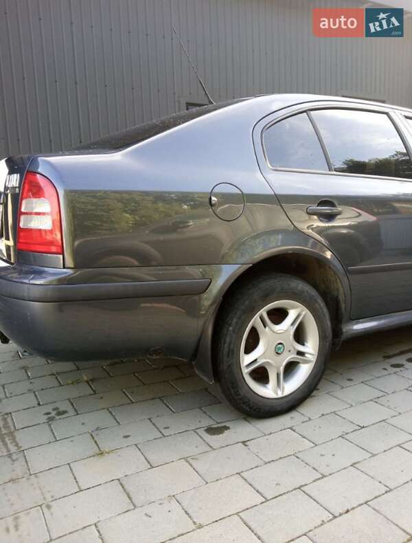 Лифтбек Skoda Octavia 2010 в Долине