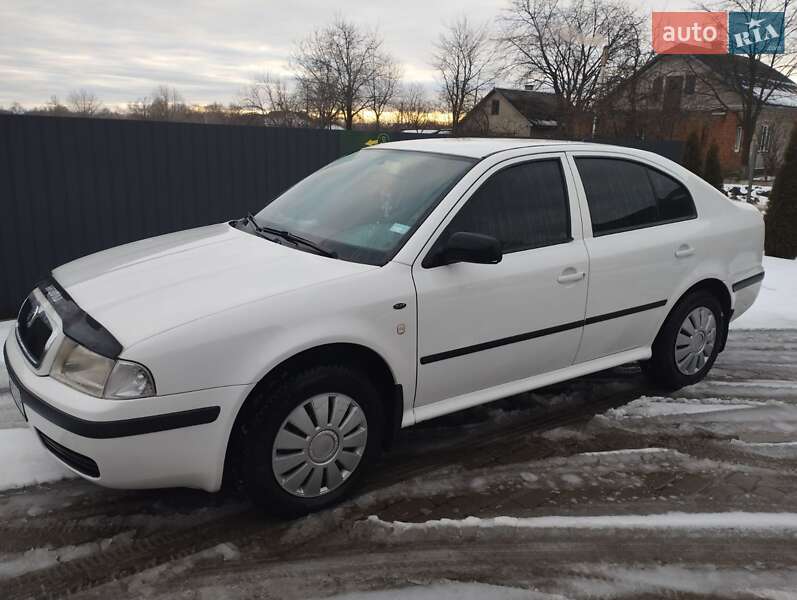 Лифтбек Skoda Octavia 2003 в Сторожинце