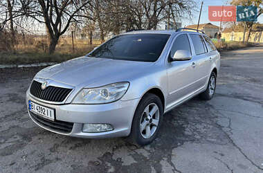 Універсал Skoda Octavia 2011 в Ромнах