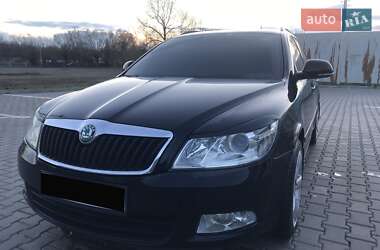 Універсал Skoda Octavia 2011 в Чернівцях