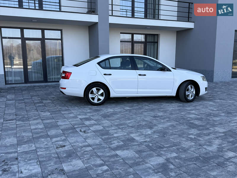 Лифтбек Skoda Octavia 2016 в Иршаве