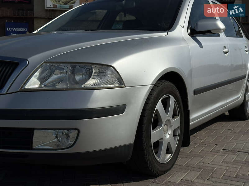Лифтбек Skoda Octavia 2004 в Харькове