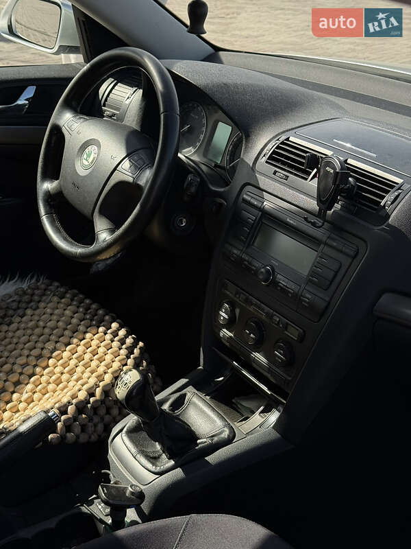 Лифтбек Skoda Octavia 2004 в Харькове