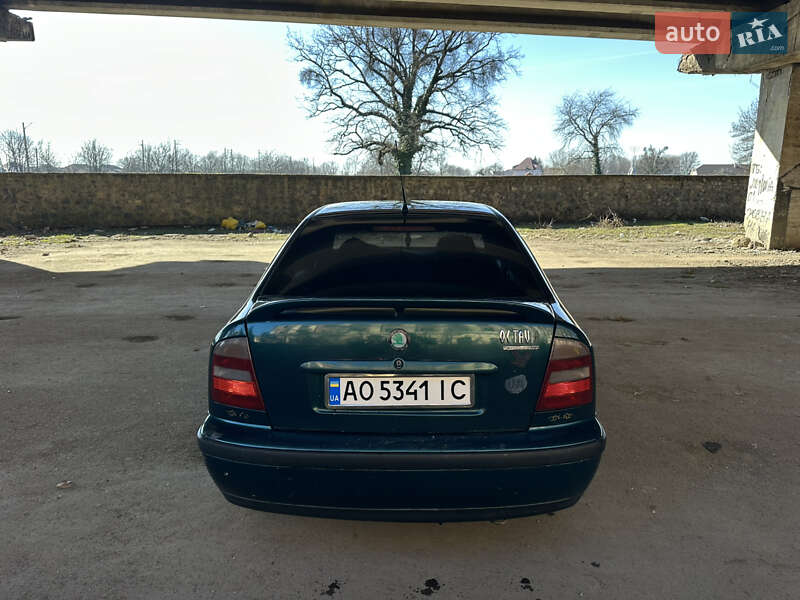 Лифтбек Skoda Octavia 1998 в Мукачево